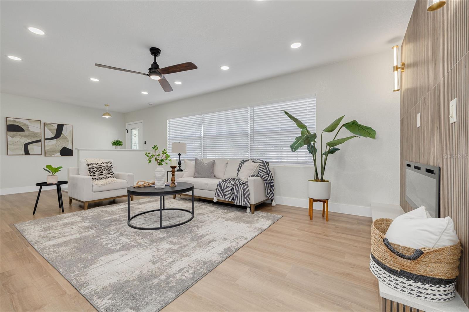 DUNEDIN LAKEWOOD ESTATES 2ND ADD - Residential