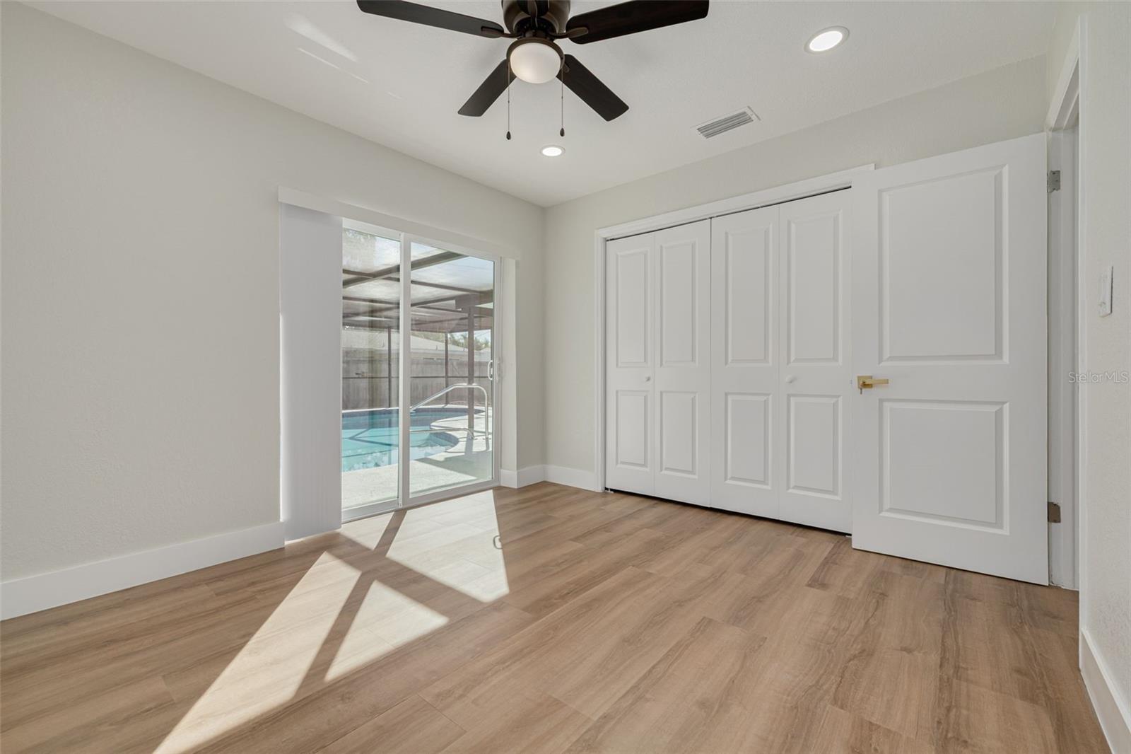 DUNEDIN LAKEWOOD ESTATES 2ND ADD - Residential