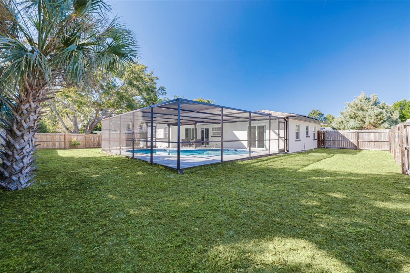 DUNEDIN LAKEWOOD ESTATES 2ND ADD - Residential