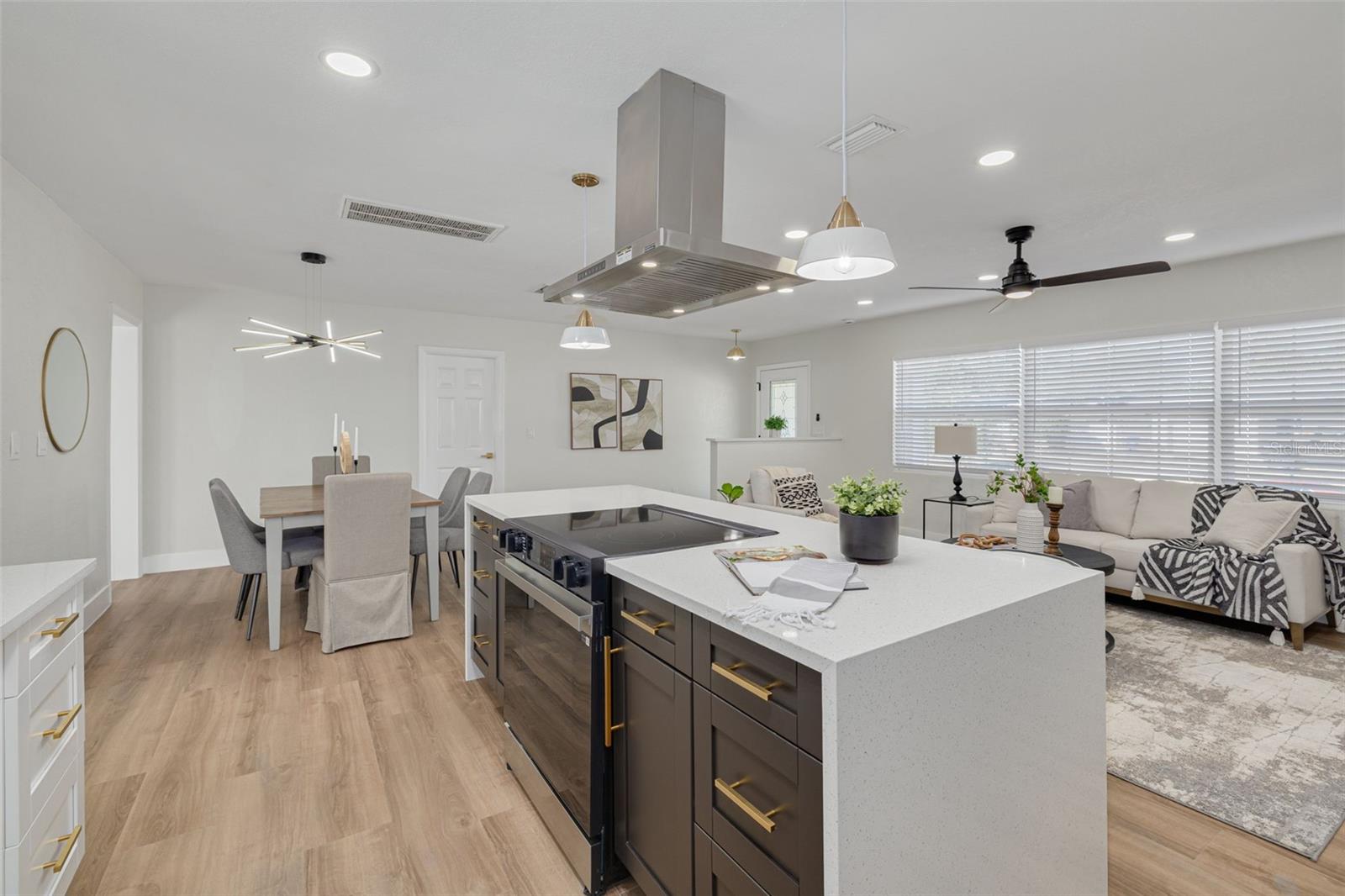 DUNEDIN LAKEWOOD ESTATES 2ND ADD - Residential