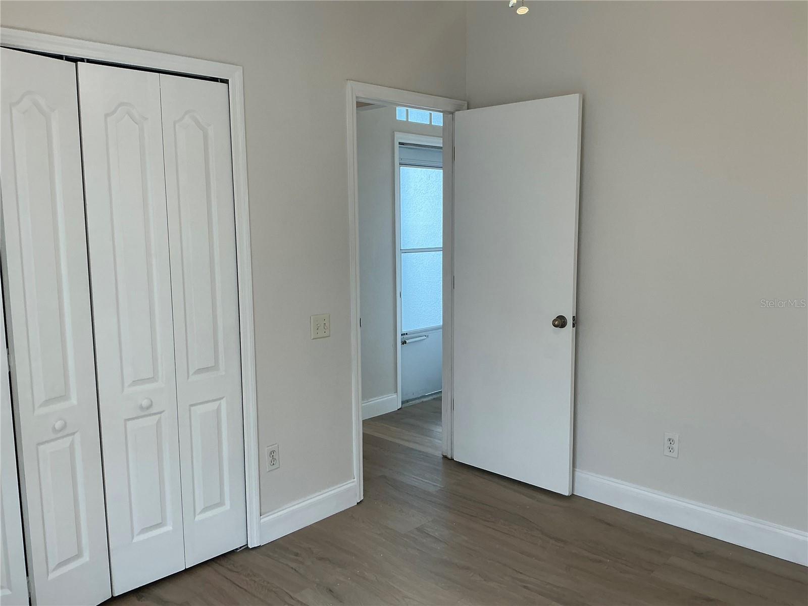 ISLAND WALK PH 01 - Residential