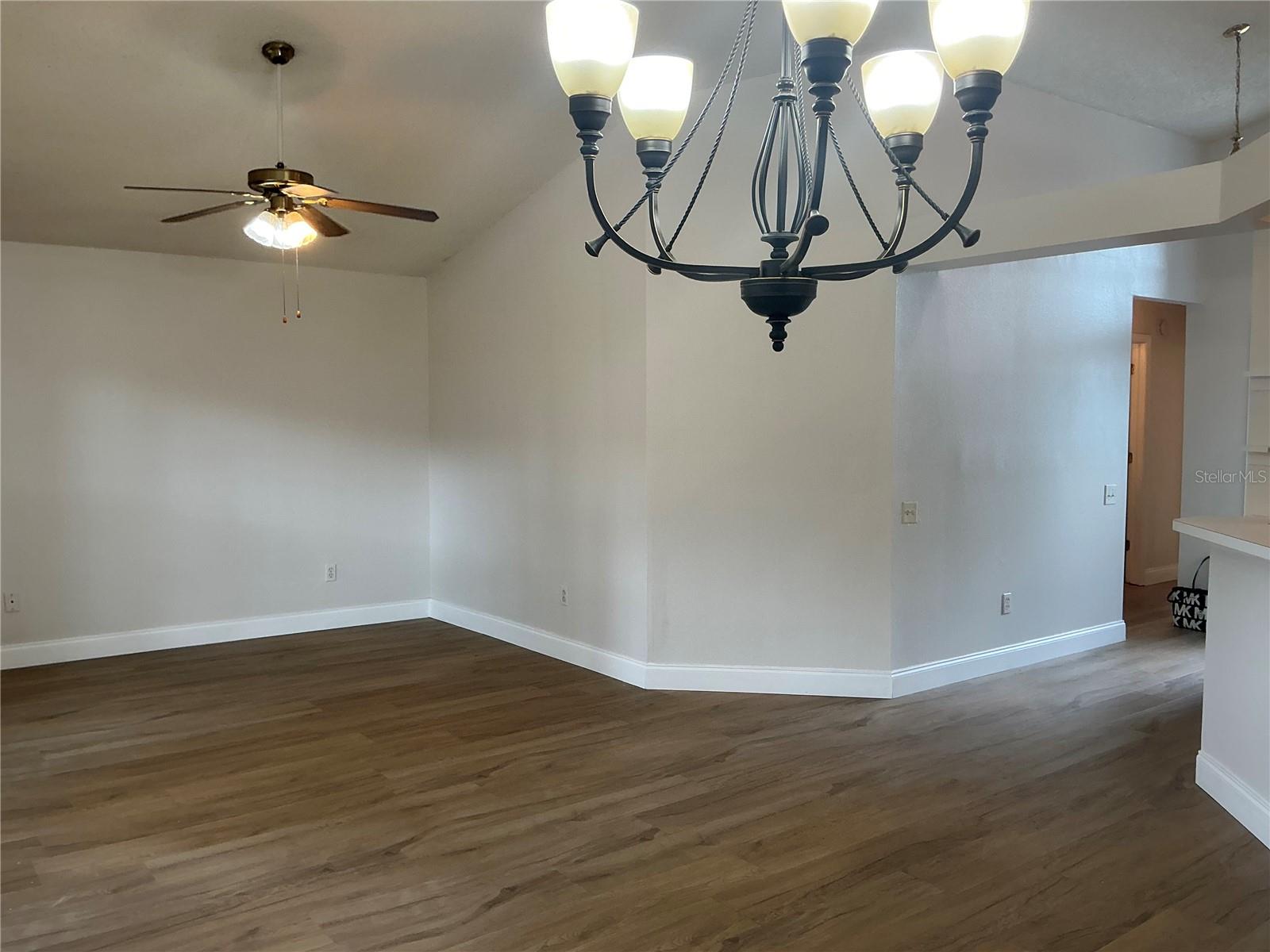 ISLAND WALK PH 01 - Residential