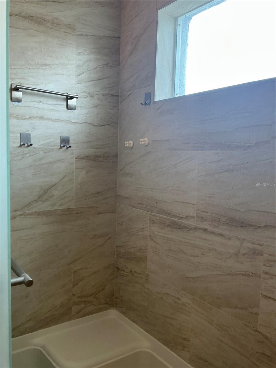 ISLAND WALK PH 01 - Residential