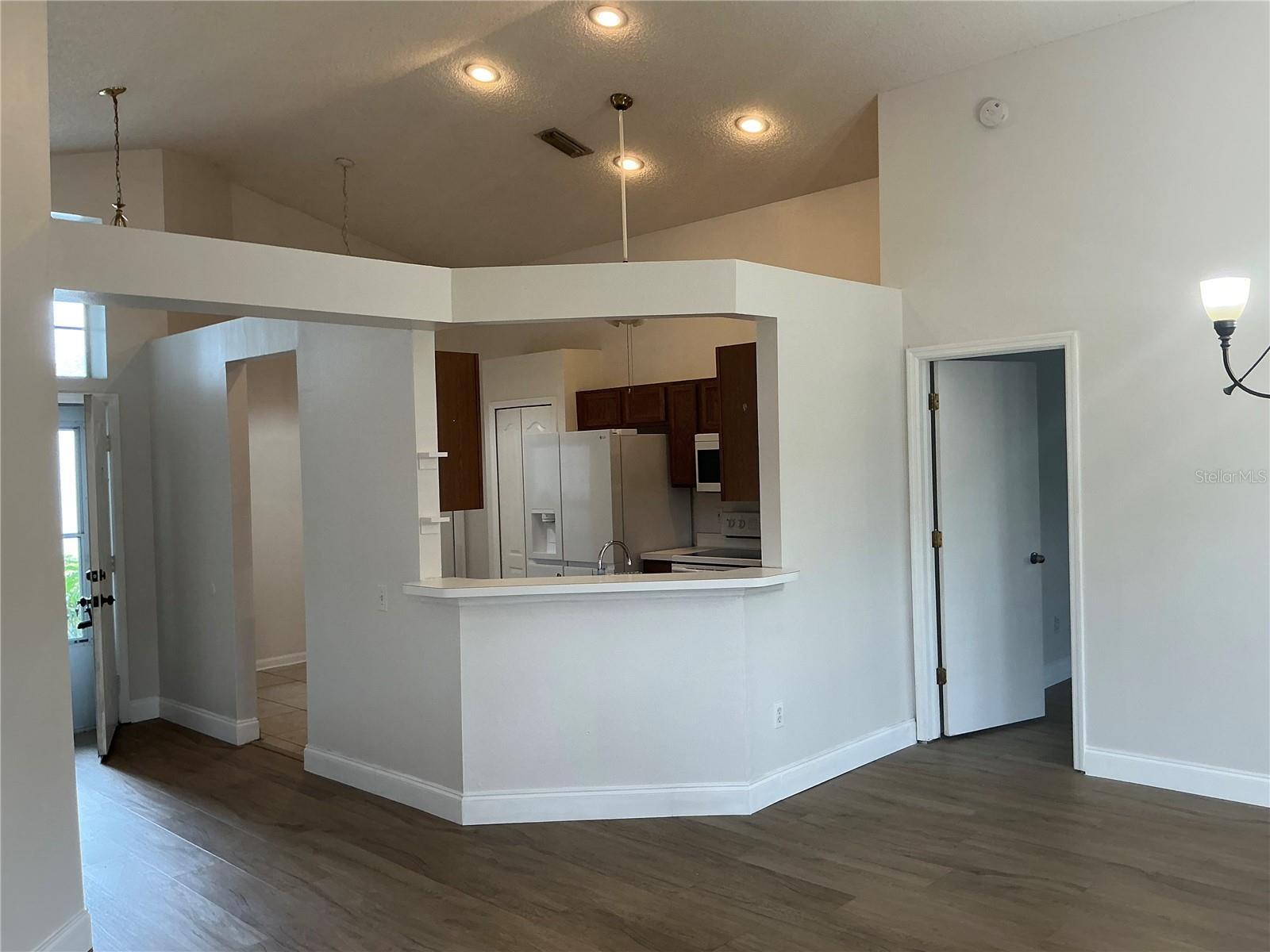 ISLAND WALK PH 01 - Residential