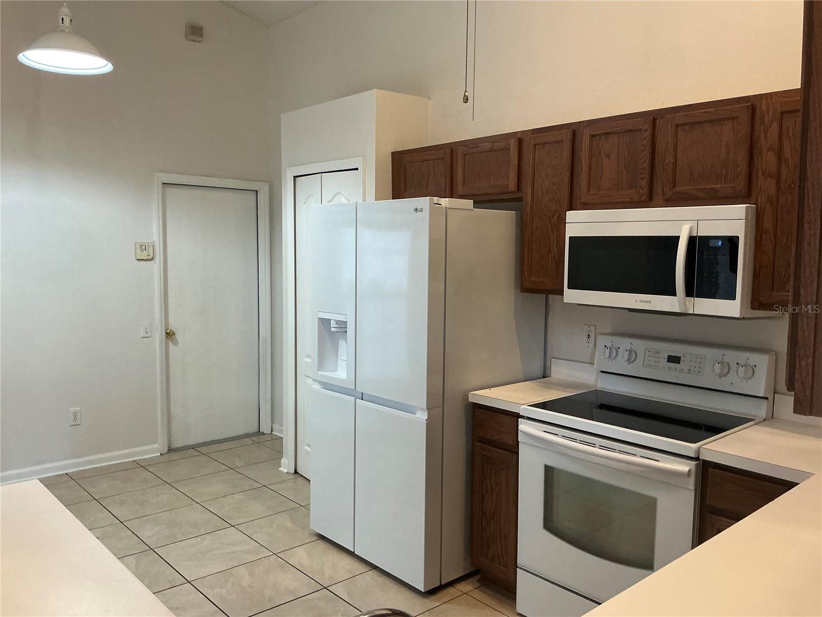 ISLAND WALK PH 01 - Residential