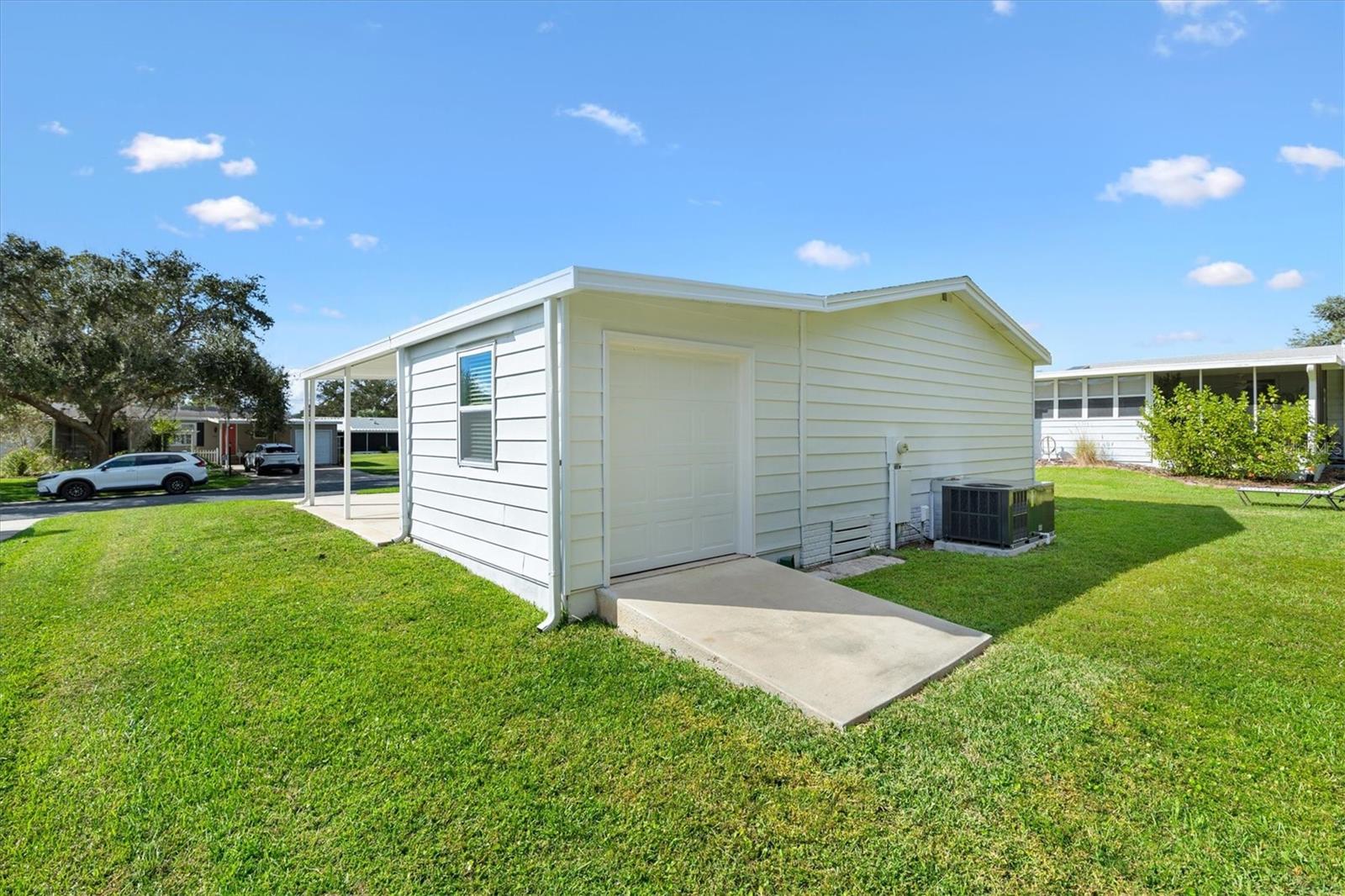 LADY LAKE ORANGE BLOSSOM GARDENS UNIT 10 - Residential