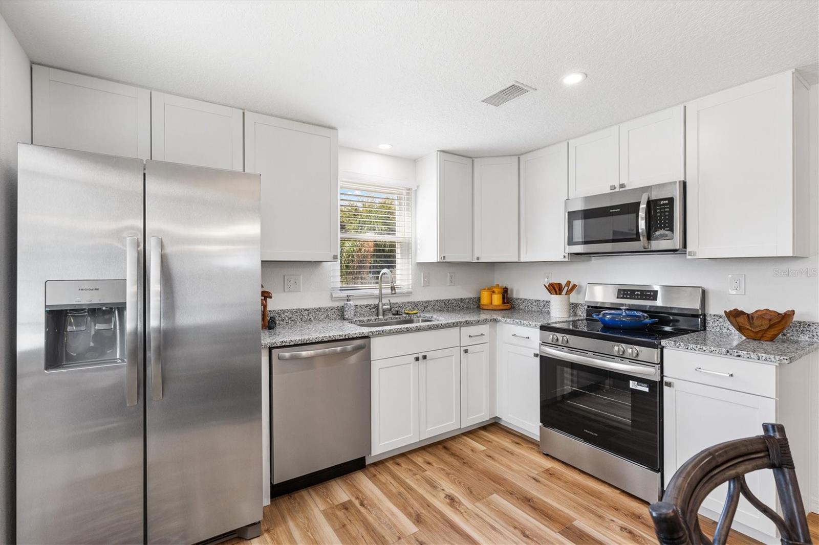 LADY LAKE ORANGE BLOSSOM GARDENS UNIT 10 - Residential