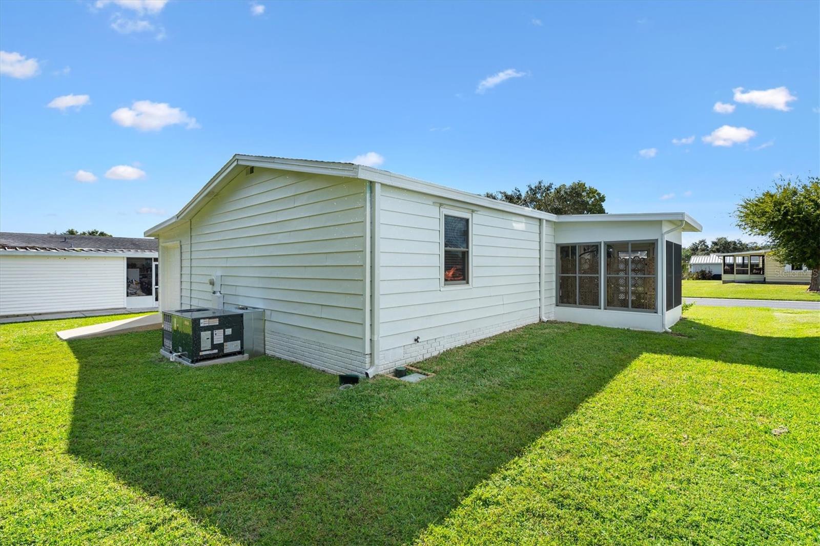 LADY LAKE ORANGE BLOSSOM GARDENS UNIT 10 - Residential