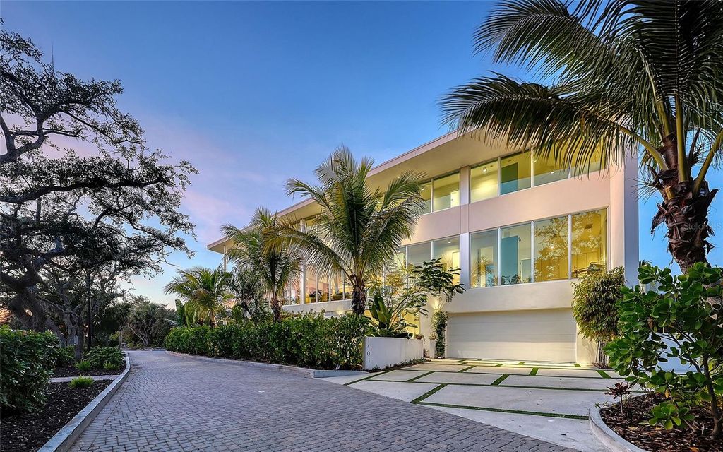 Photo of 1401 Kenilworth Street, Sarasota, FL 34231 (MLS # A4676504)