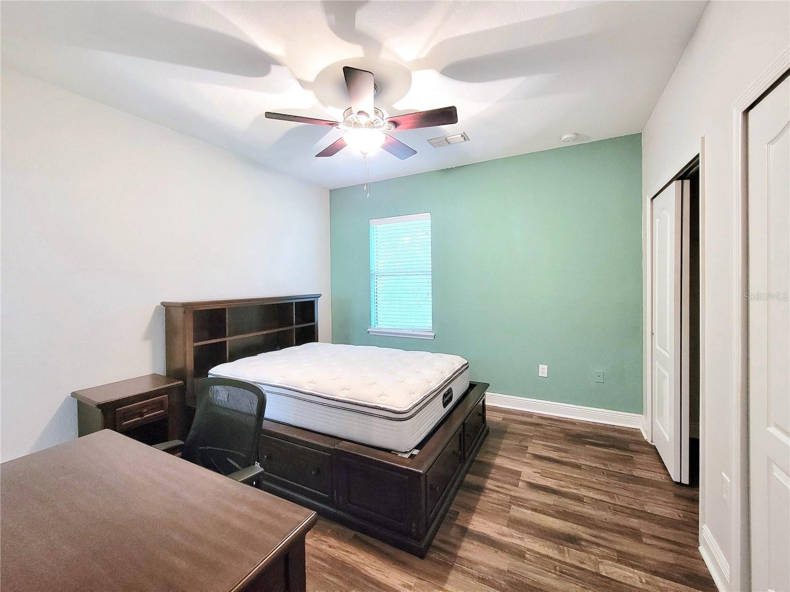 CHASE HOLLOW - Residential