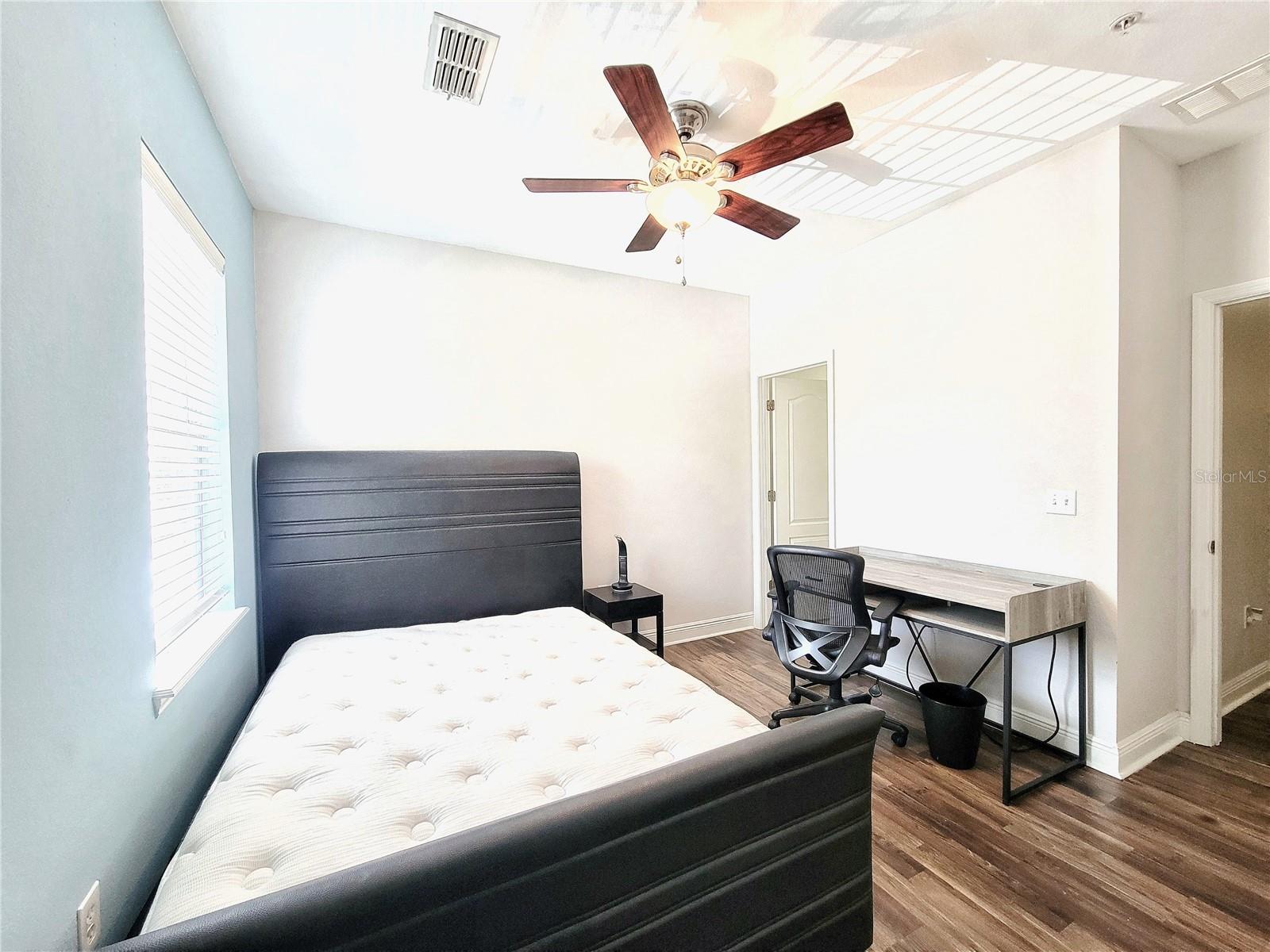 CHASE HOLLOW - Residential