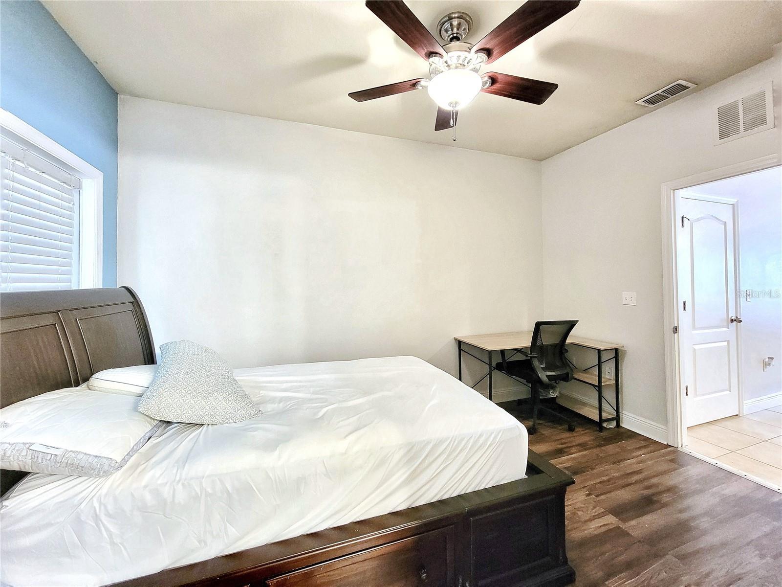 CHASE HOLLOW - Residential