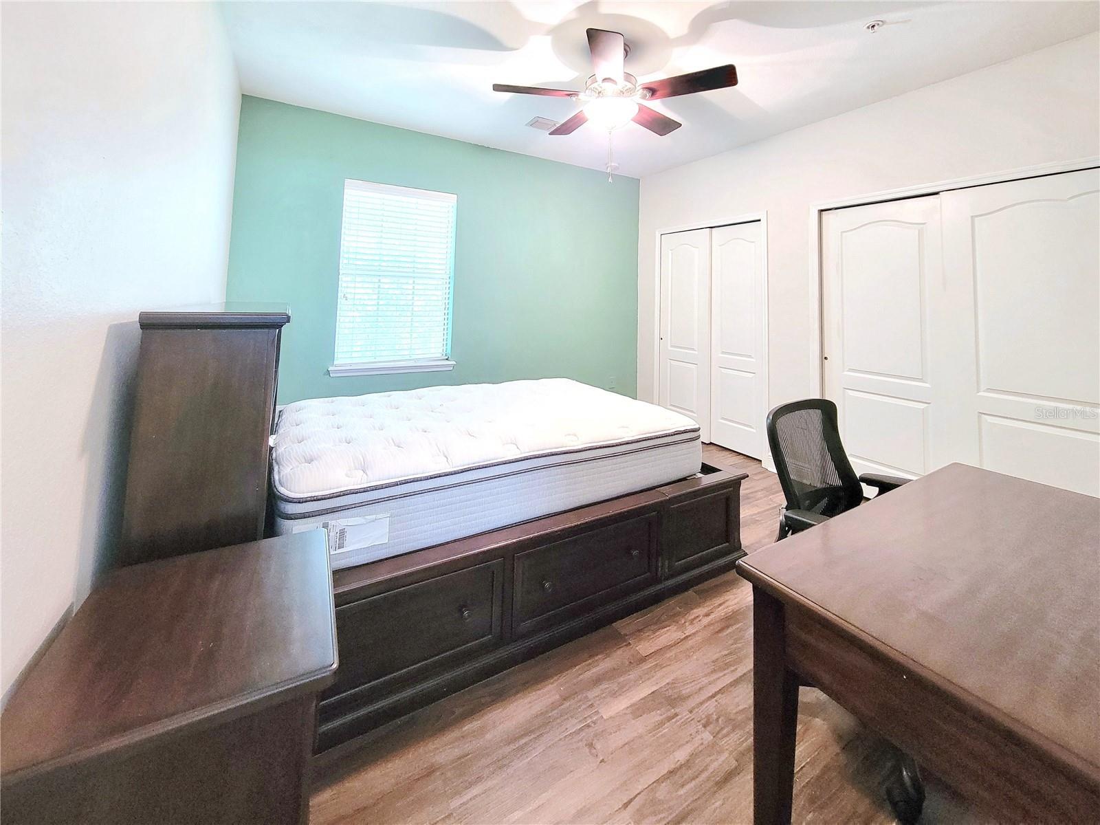 CHASE HOLLOW - Residential