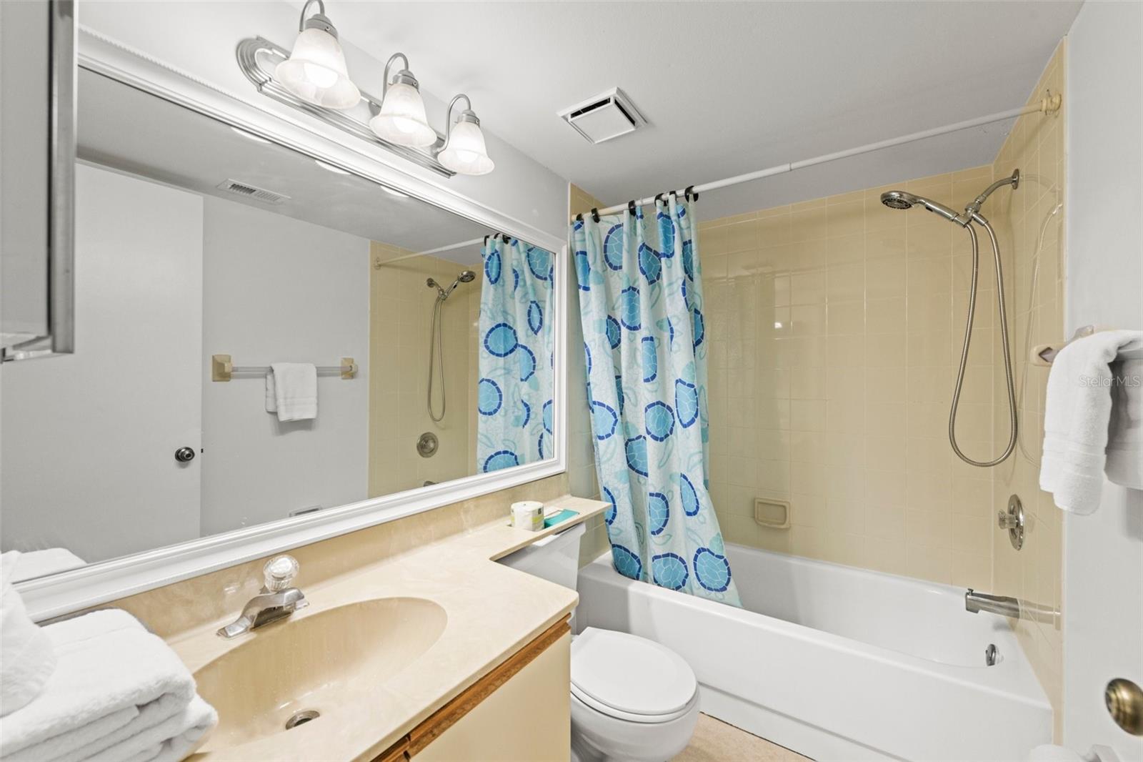 SHOREWALK BATH & TENNIS CLUB 14 - Residential