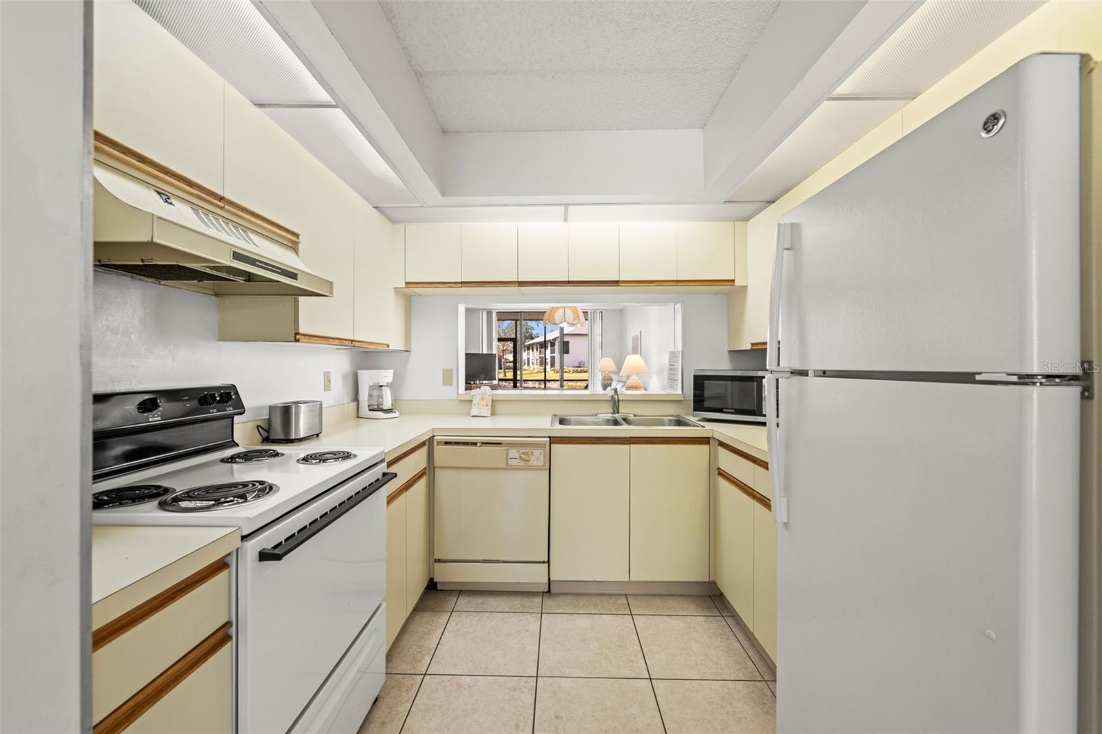 4325 46TH AVENUE W 104, BRADENTON, FL, 34210 4 4325 46TH AVENUE W 104