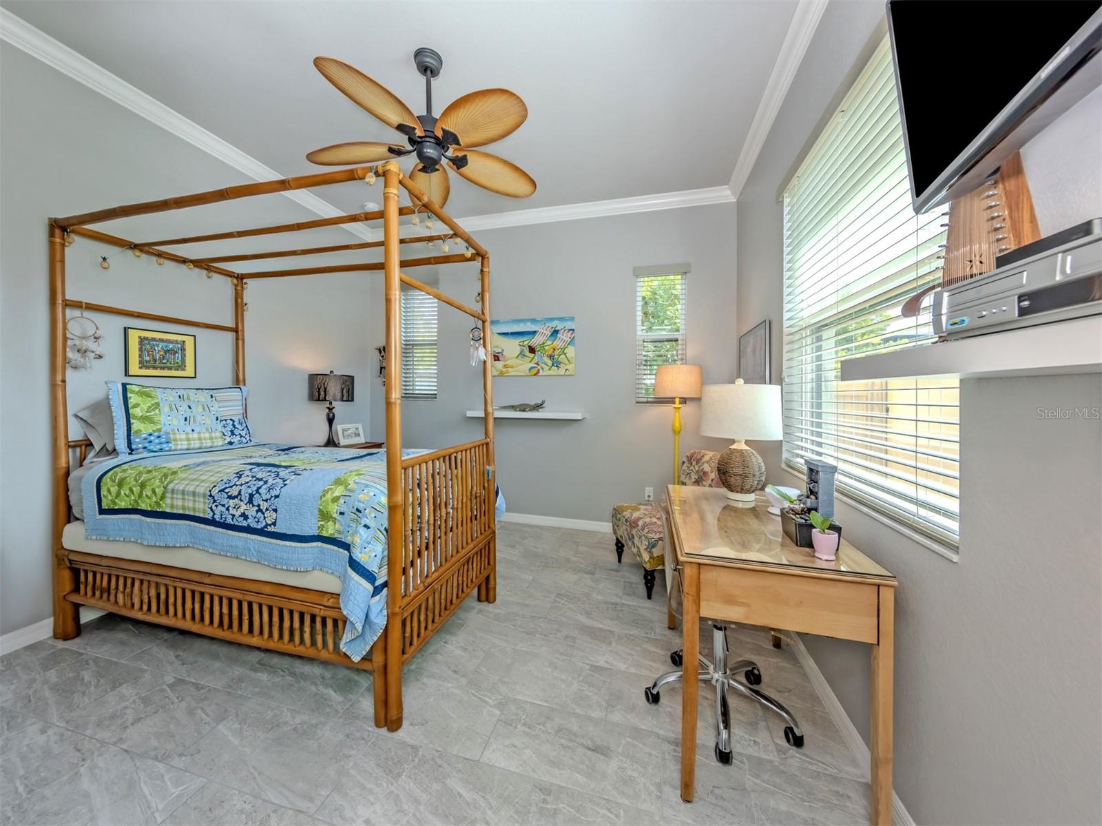 BEACH MANOR - Residential