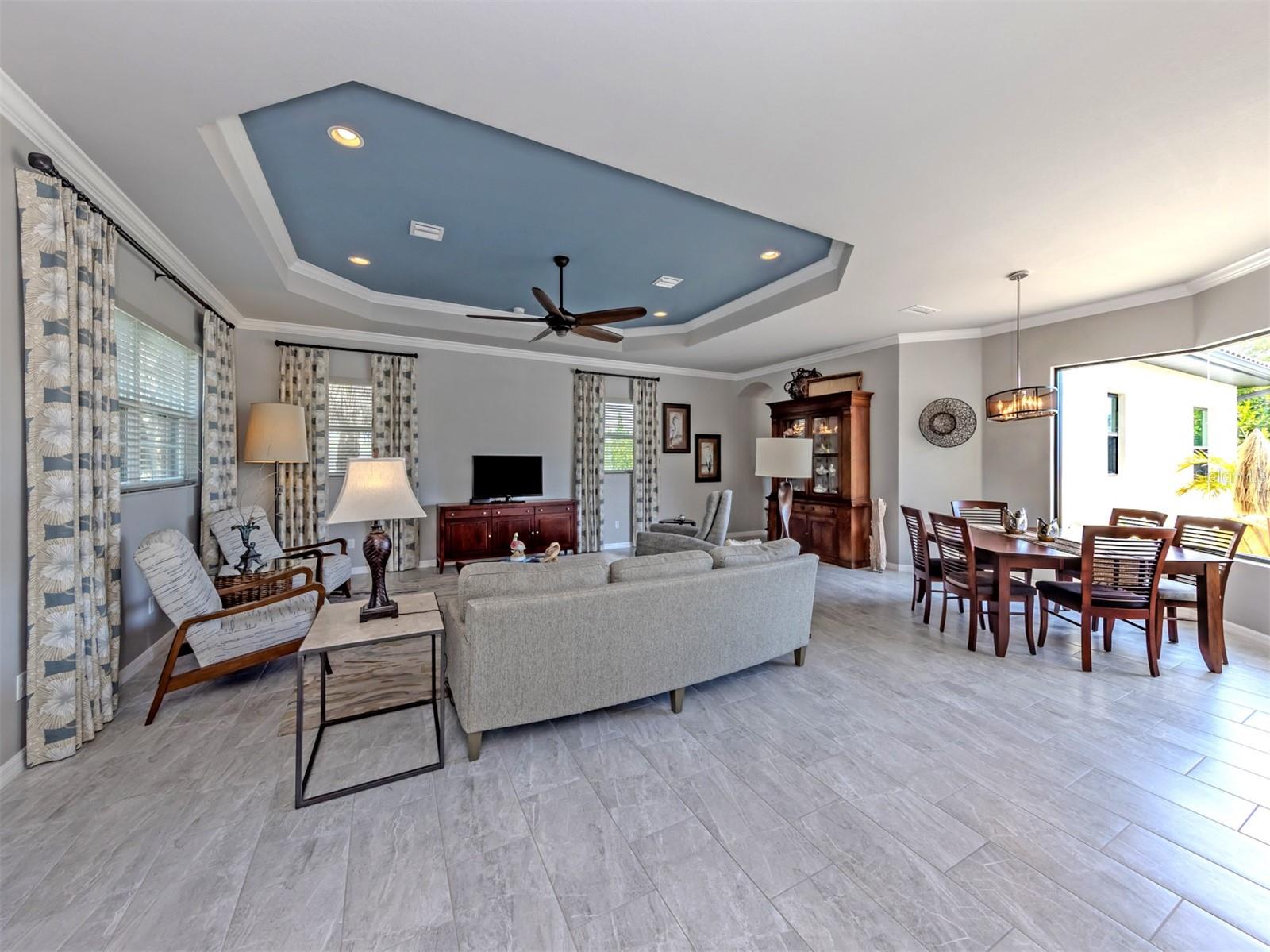 BEACH MANOR - Residential