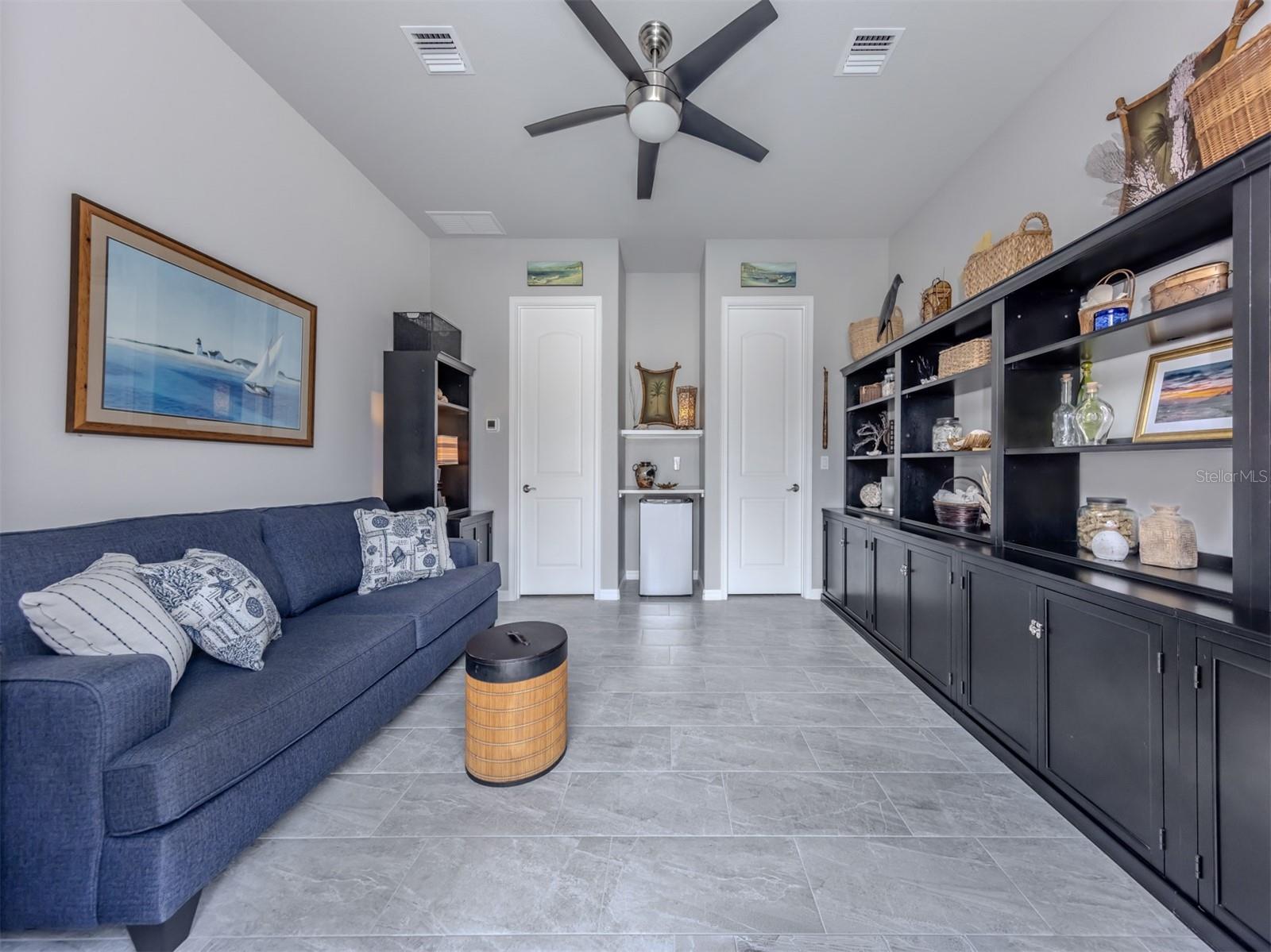 BEACH MANOR - Residential