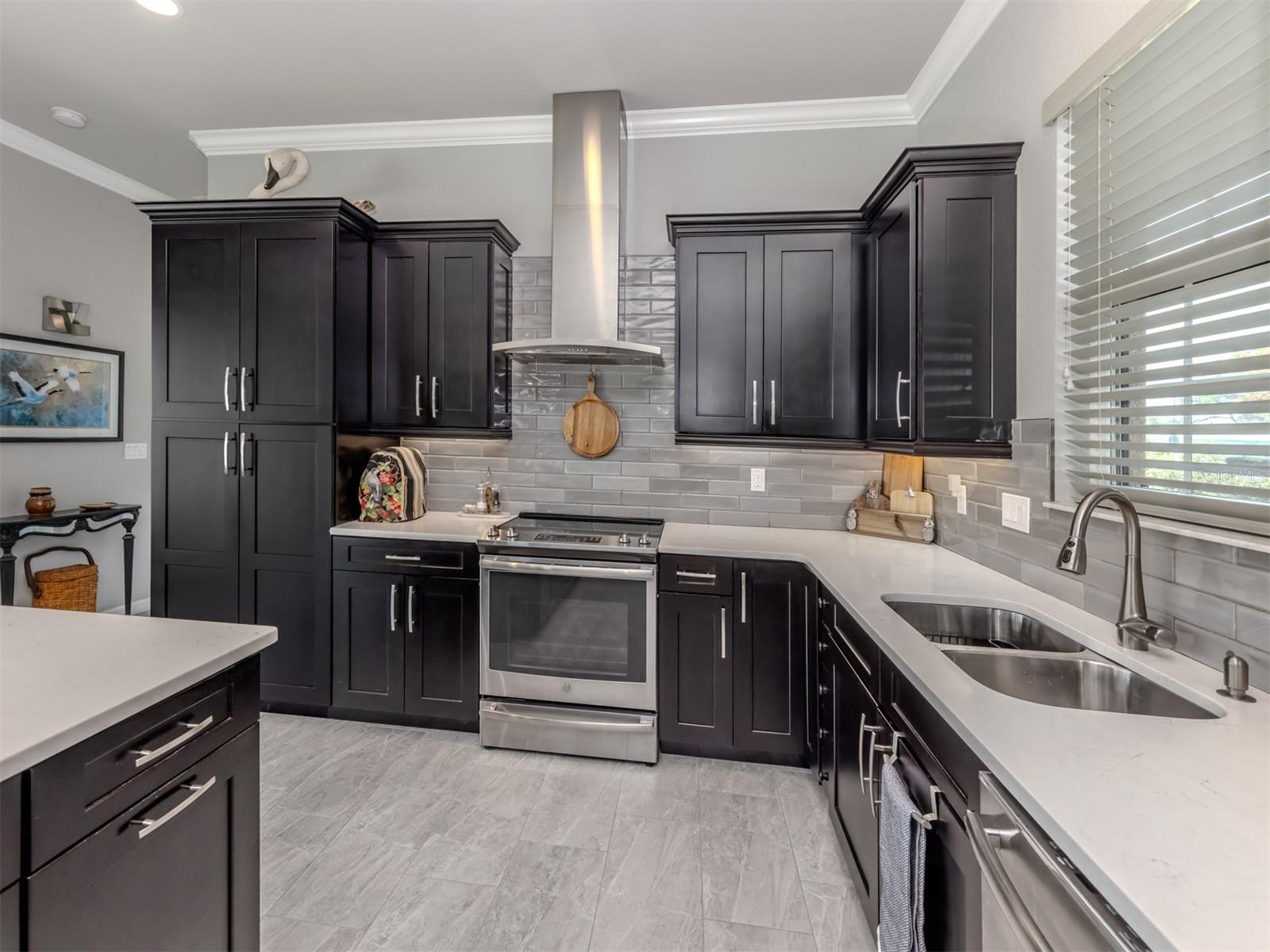 BEACH MANOR - Residential