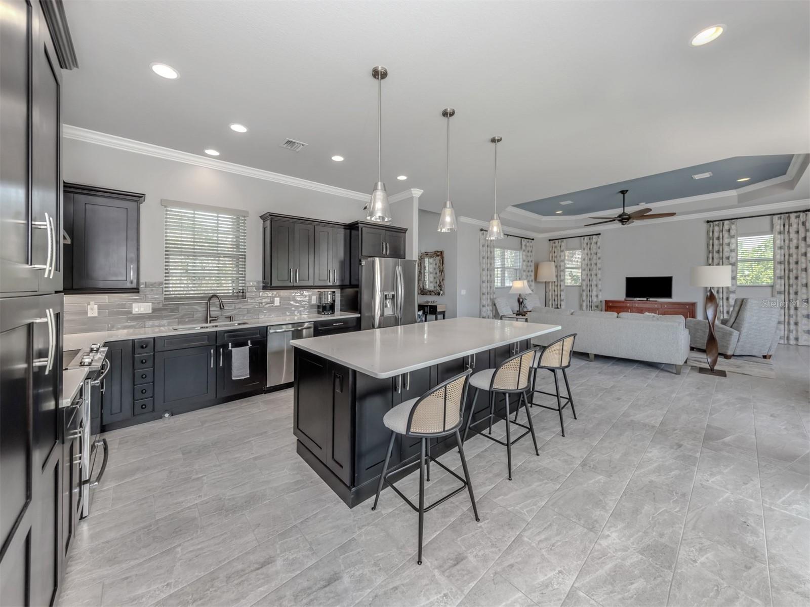 BEACH MANOR - Residential