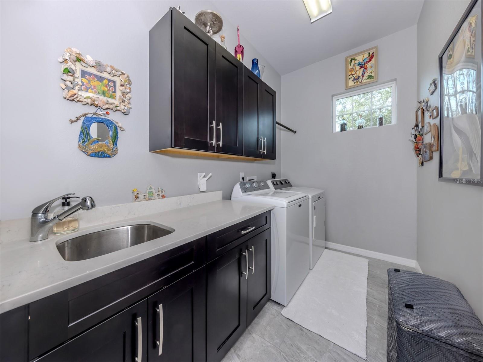 BEACH MANOR - Residential