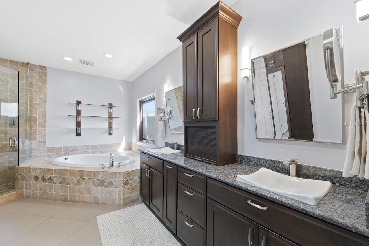 TIERRA VERDE UNIT 1 4TH REP - Residential