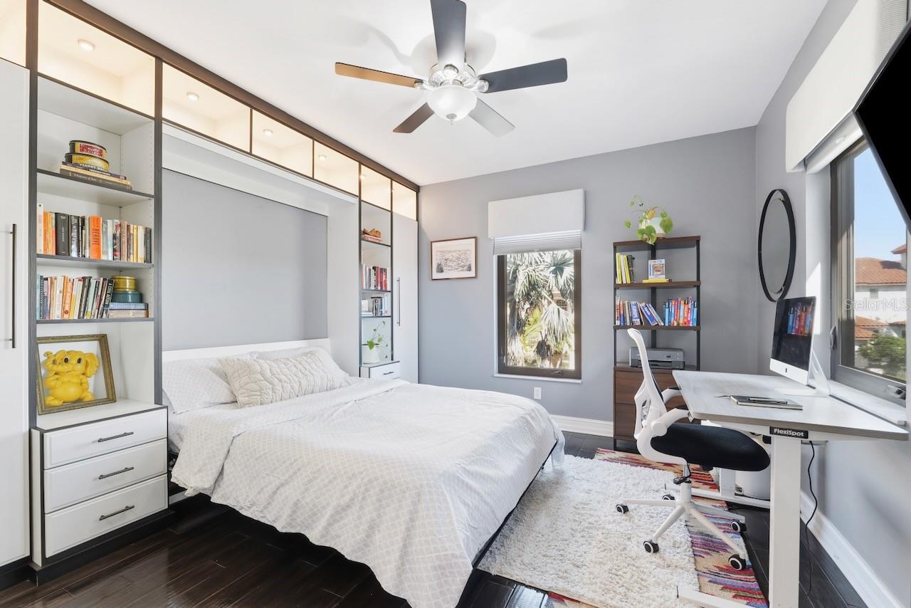 TIERRA VERDE UNIT 1 4TH REP - Residential