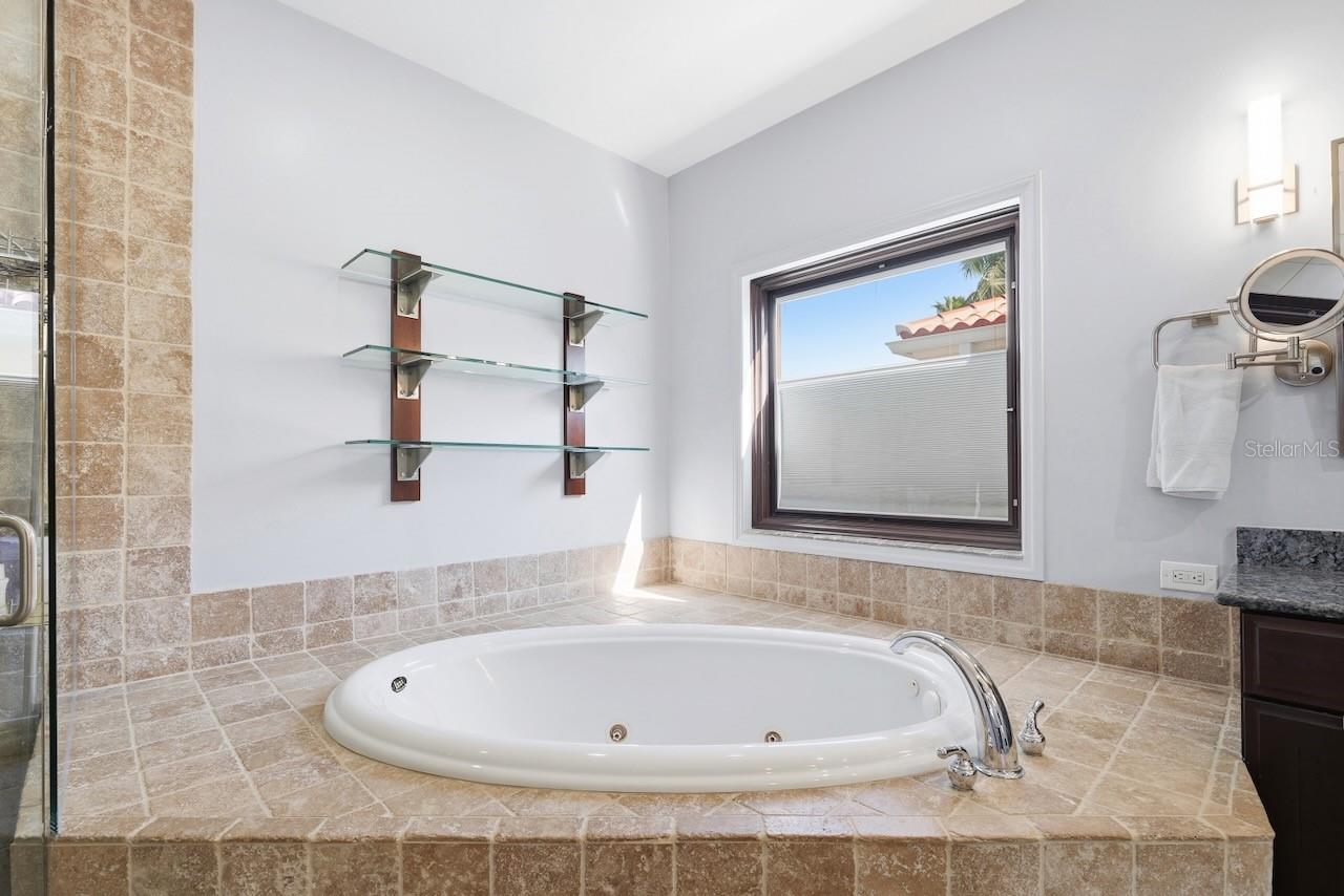 TIERRA VERDE UNIT 1 4TH REP - Residential