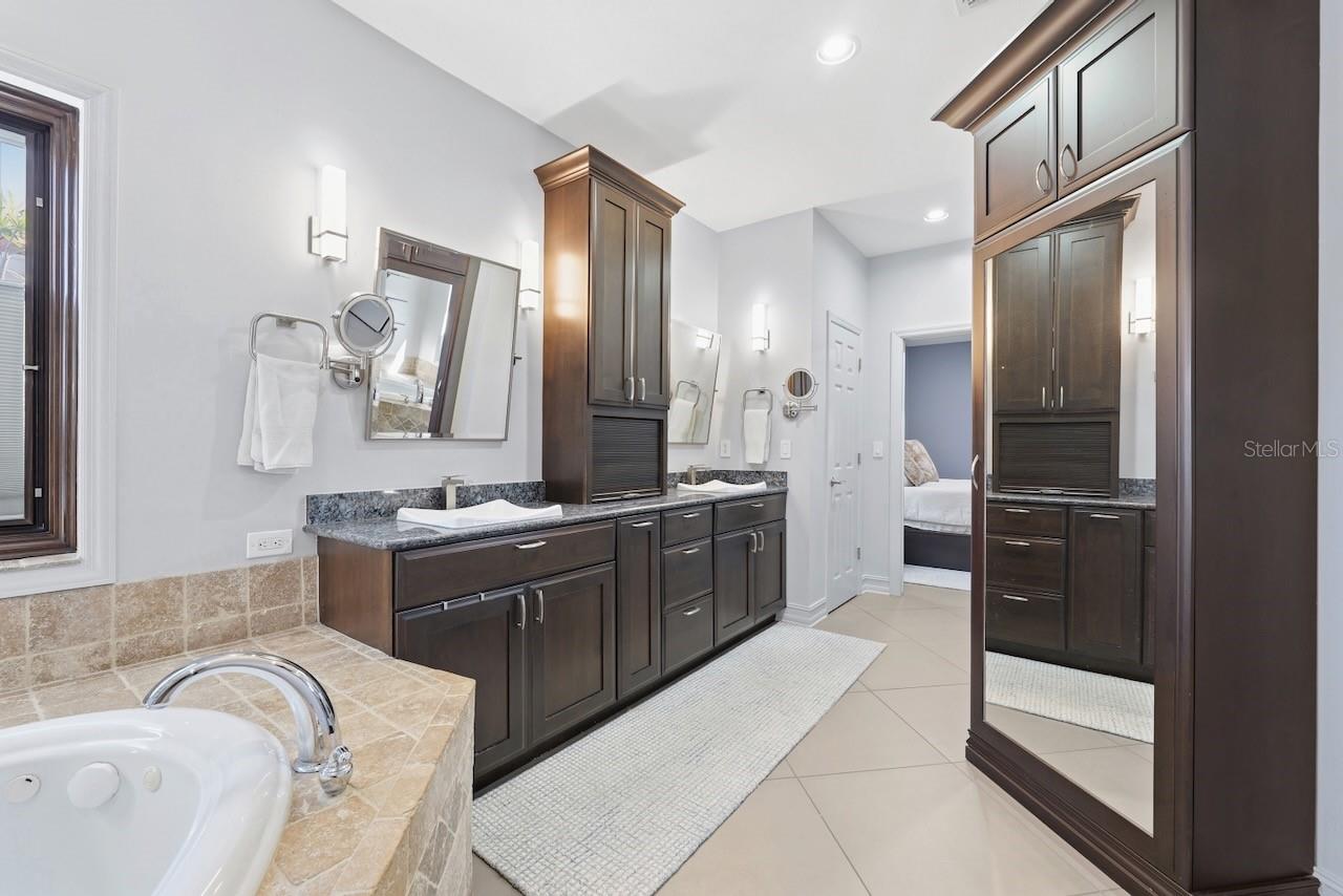 TIERRA VERDE UNIT 1 4TH REP - Residential