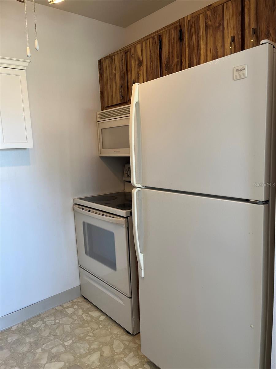 HILL CREST VILLAS - Residential