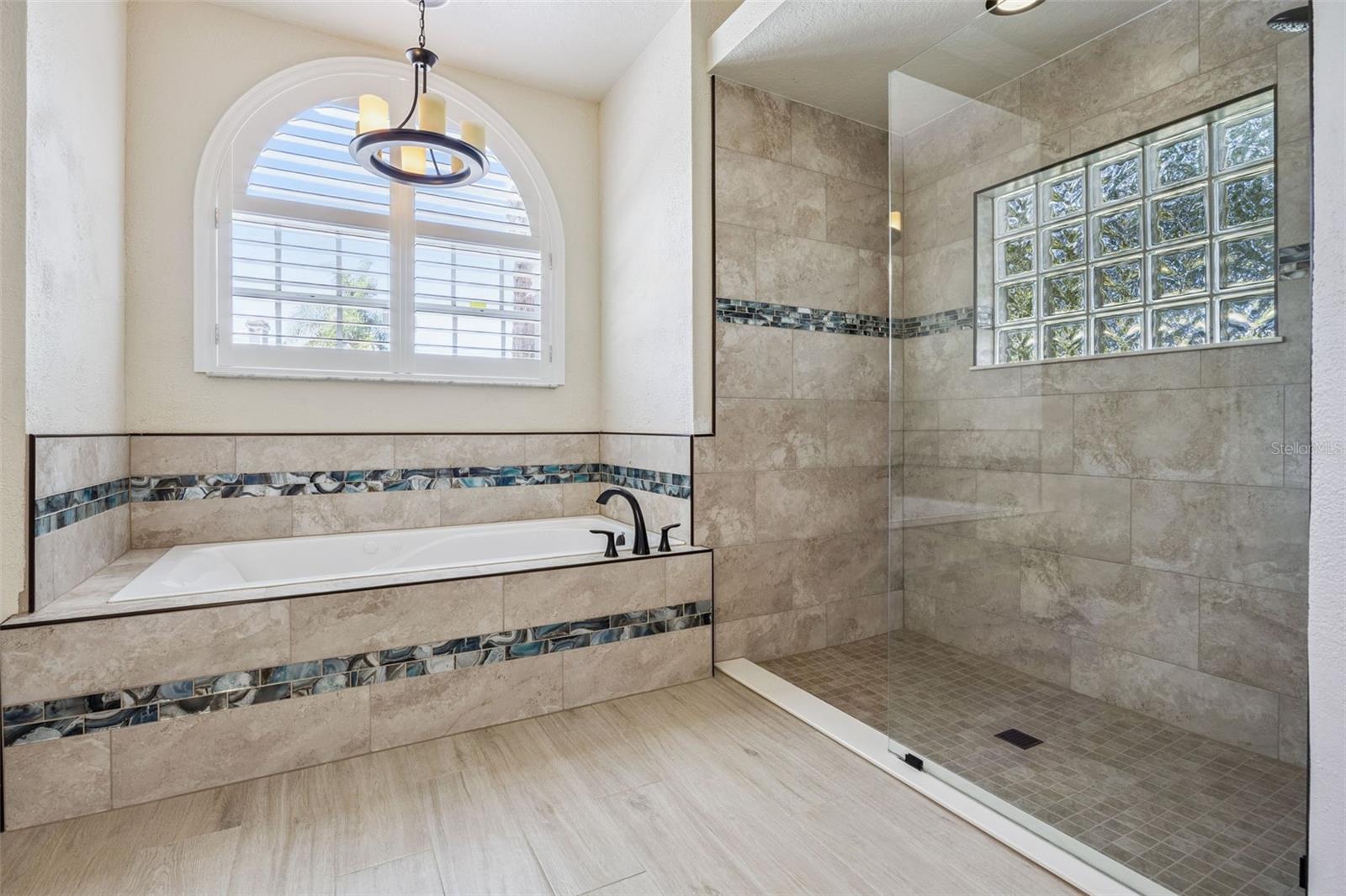 BAY VISTA ESTATES - Residential