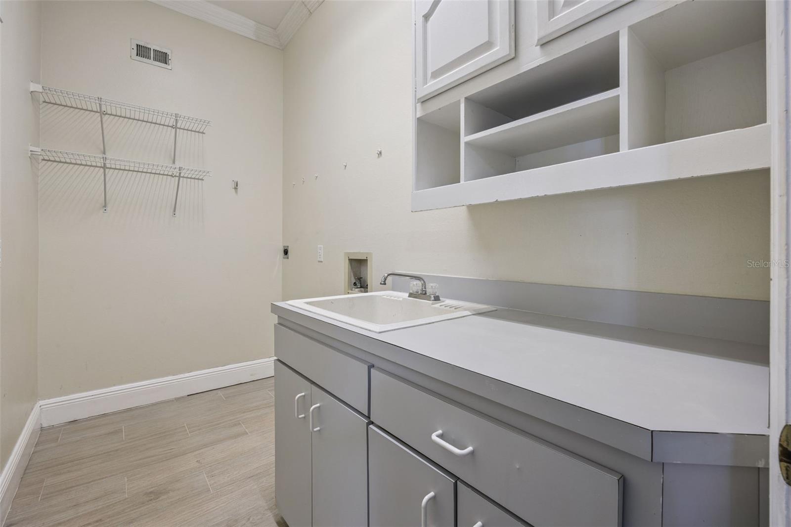 BAY VISTA ESTATES - Residential