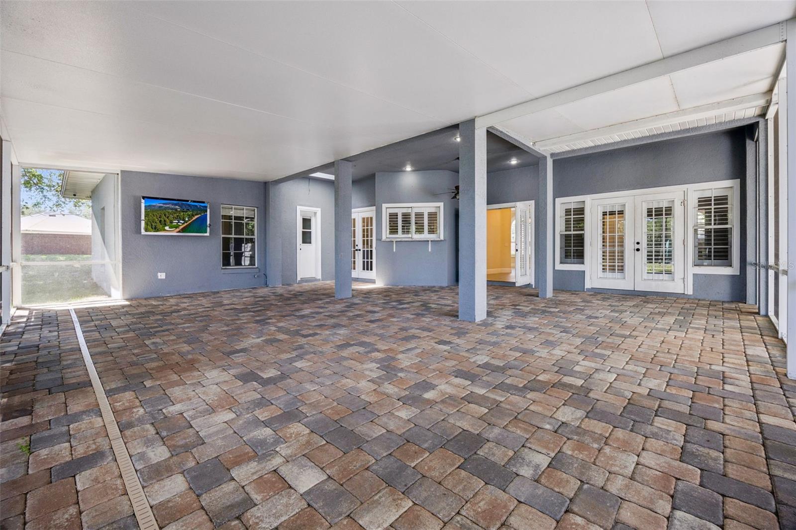 BAY VISTA ESTATES - Residential