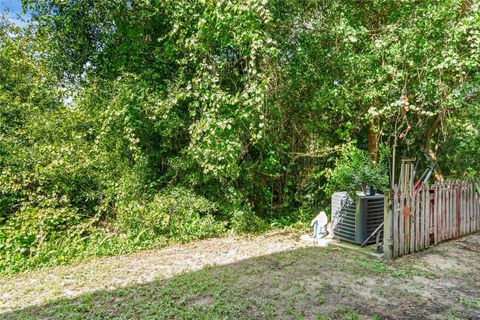 A home in WINTER HAVEN