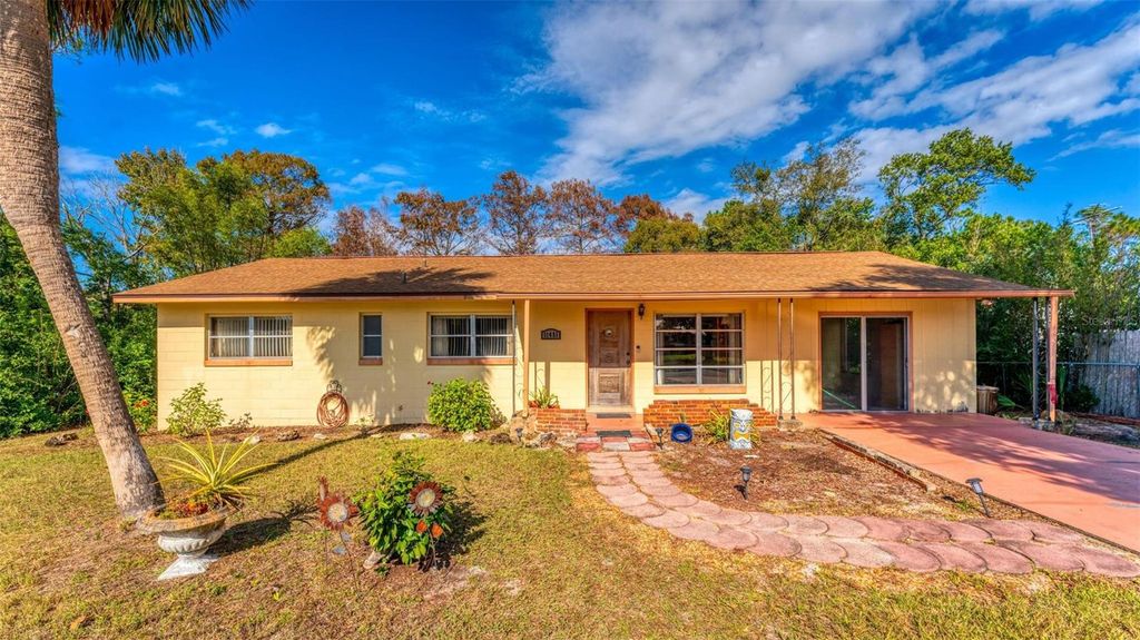 Photo of 11451 Pala Verda Avenue, Leesburg, FL 34788 (MLS # G5102808)