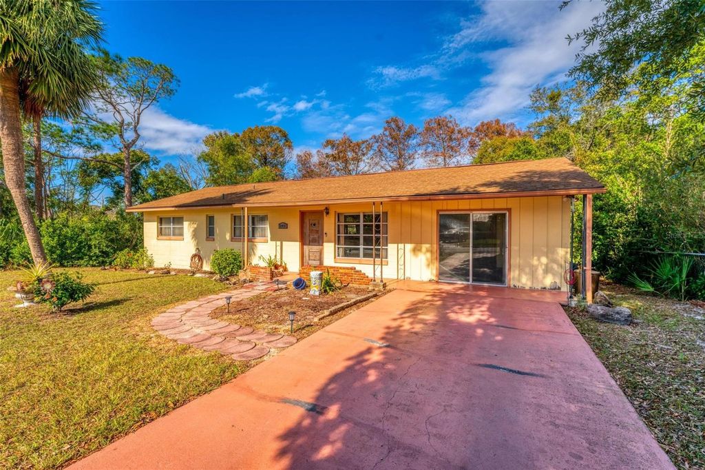 Photo of 11451 Pala Verda Avenue, Leesburg, FL 34788 (MLS # G5102808)