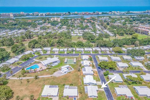 A home in SEMINOLE