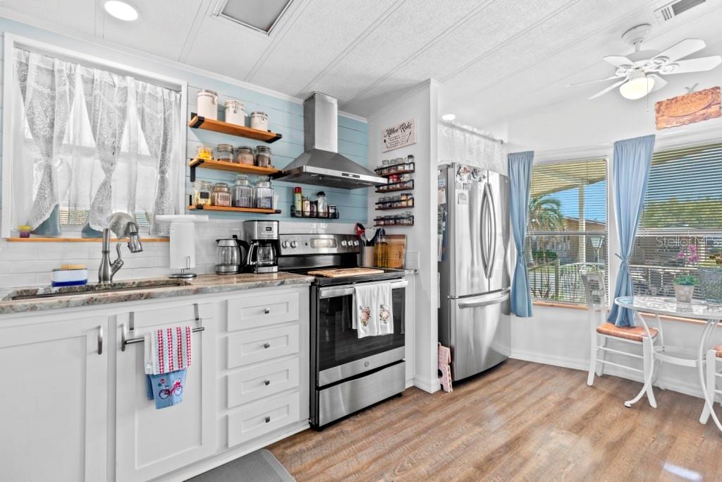 COLONY HILLS COMMUNITY - Residential