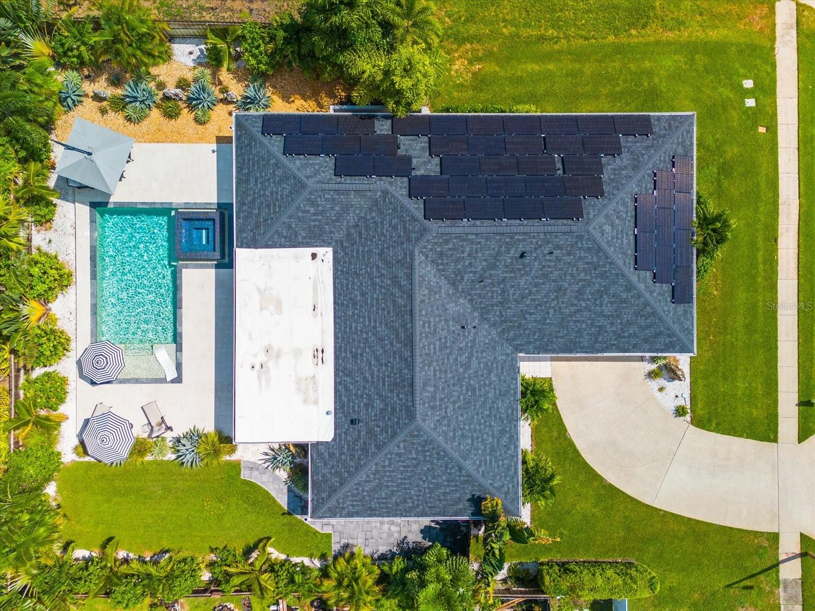 704 KNOLLWOOD DRIVE