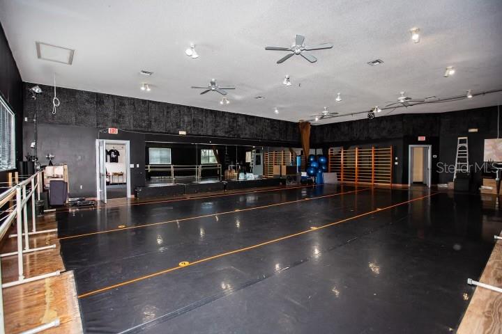 ACREAGE & UNREC - Commercial Sale