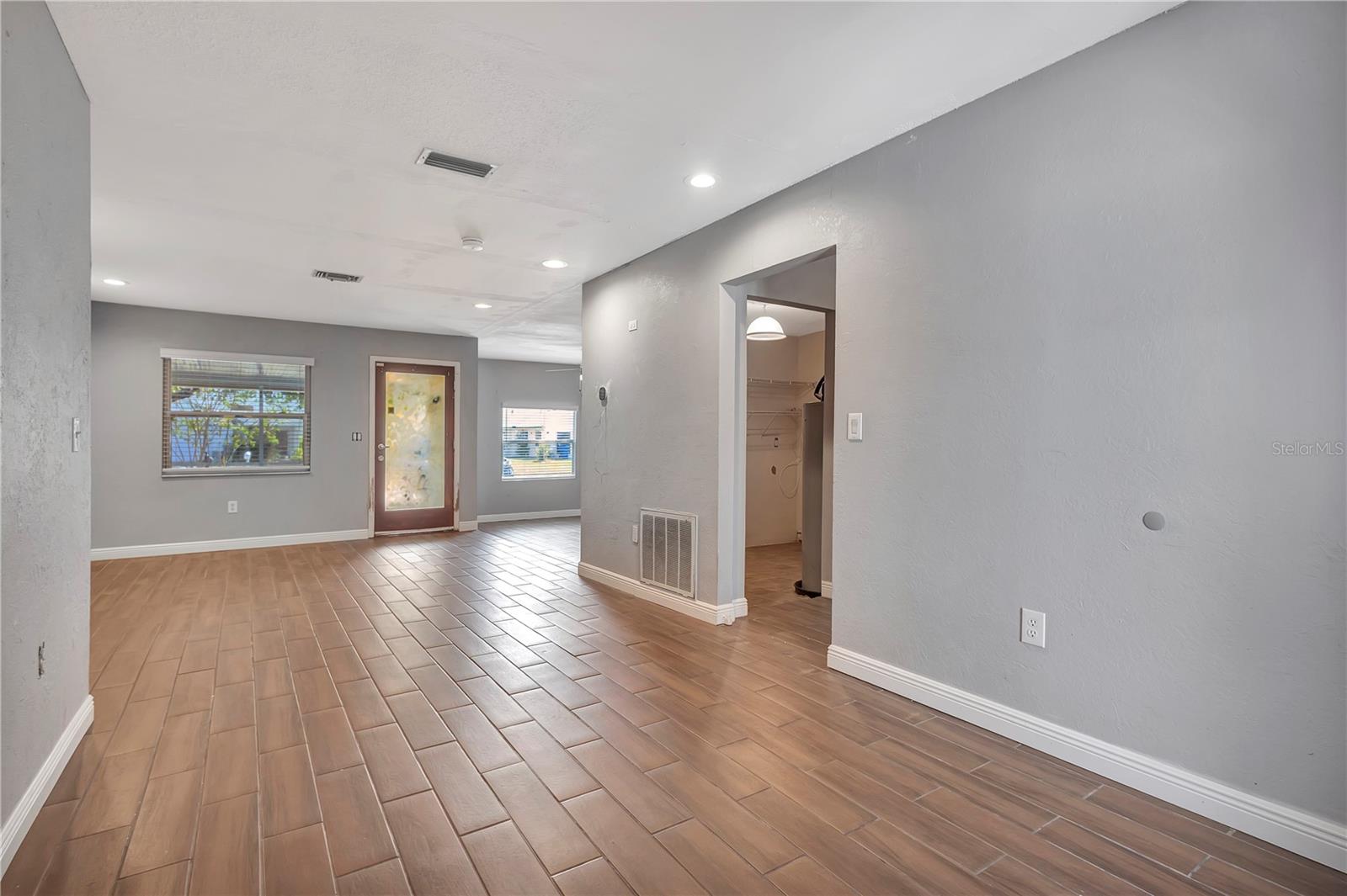 SEVEN SPGS HOMES - Residential