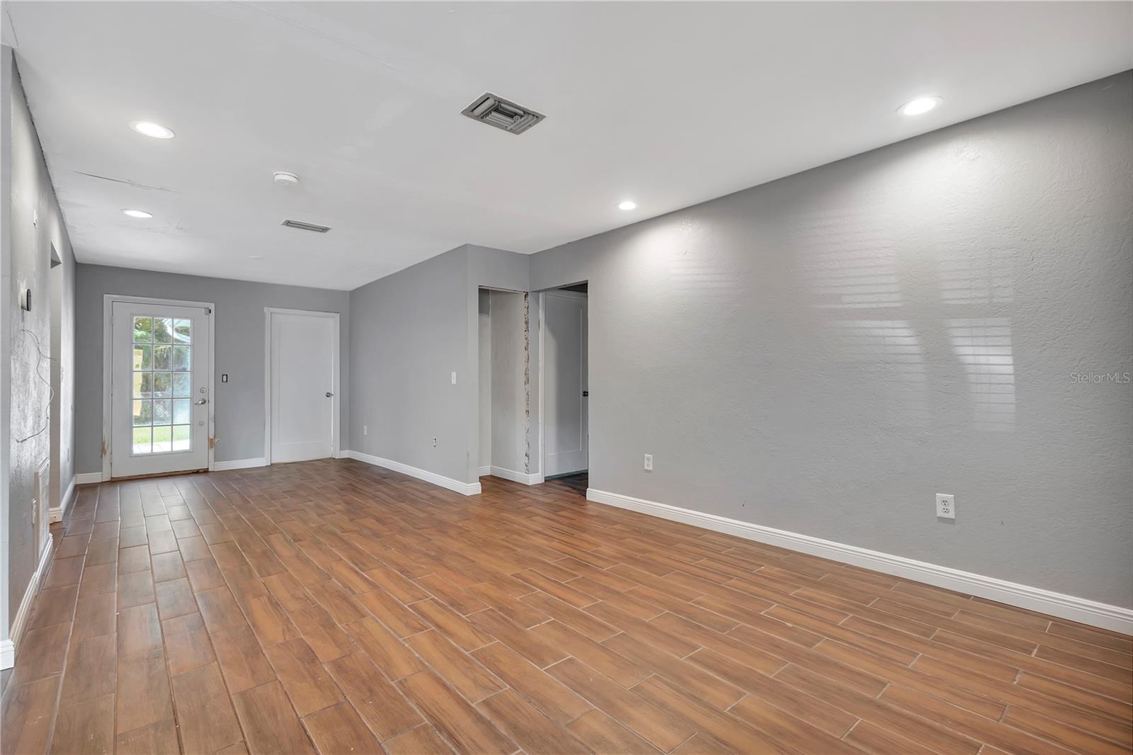 SEVEN SPGS HOMES - Residential