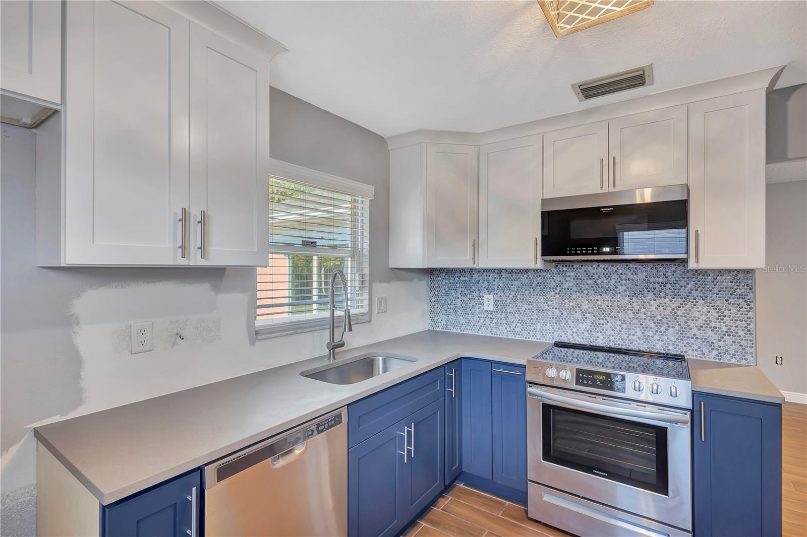 SEVEN SPGS HOMES - Residential