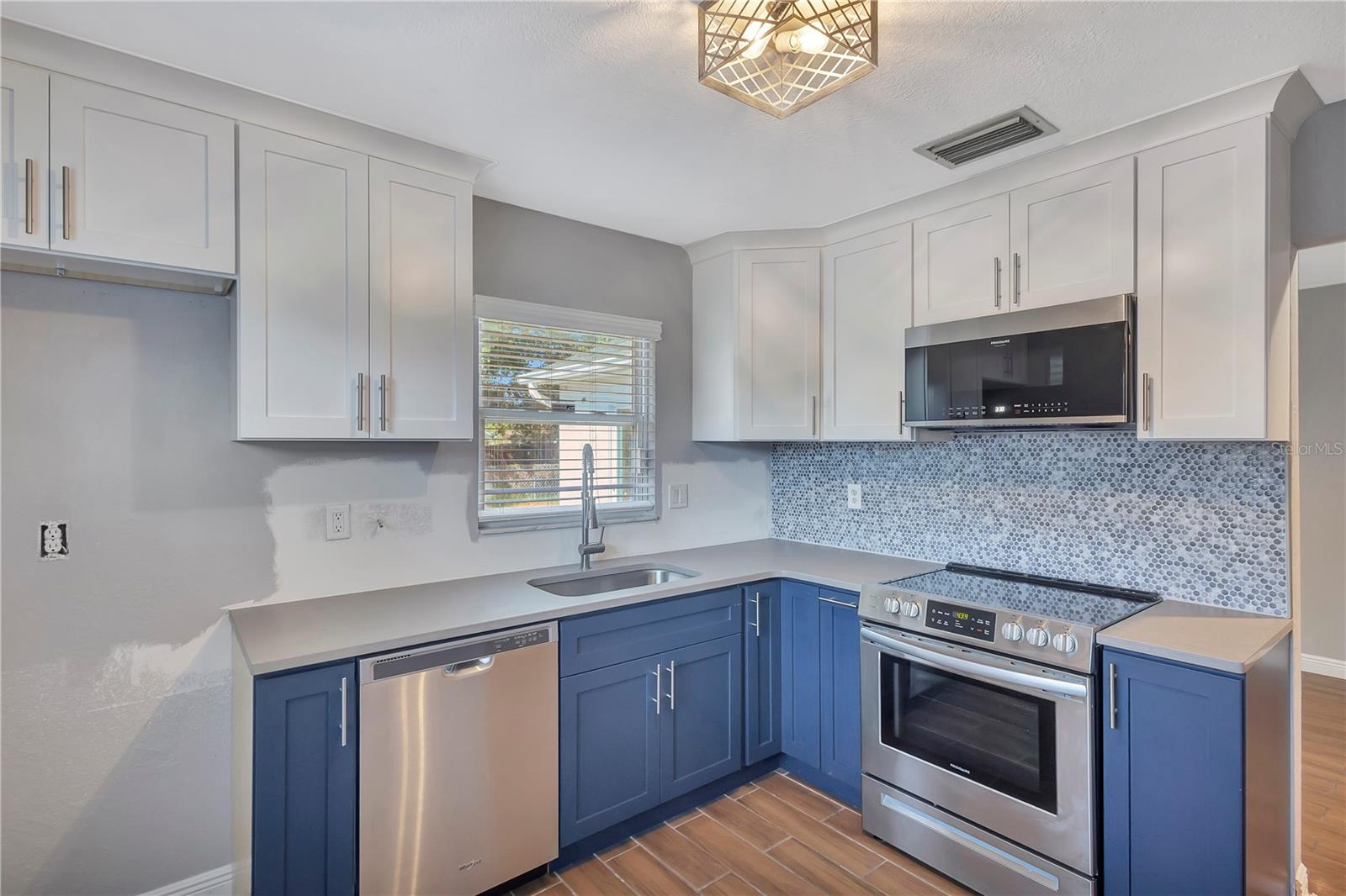 SEVEN SPGS HOMES - Residential