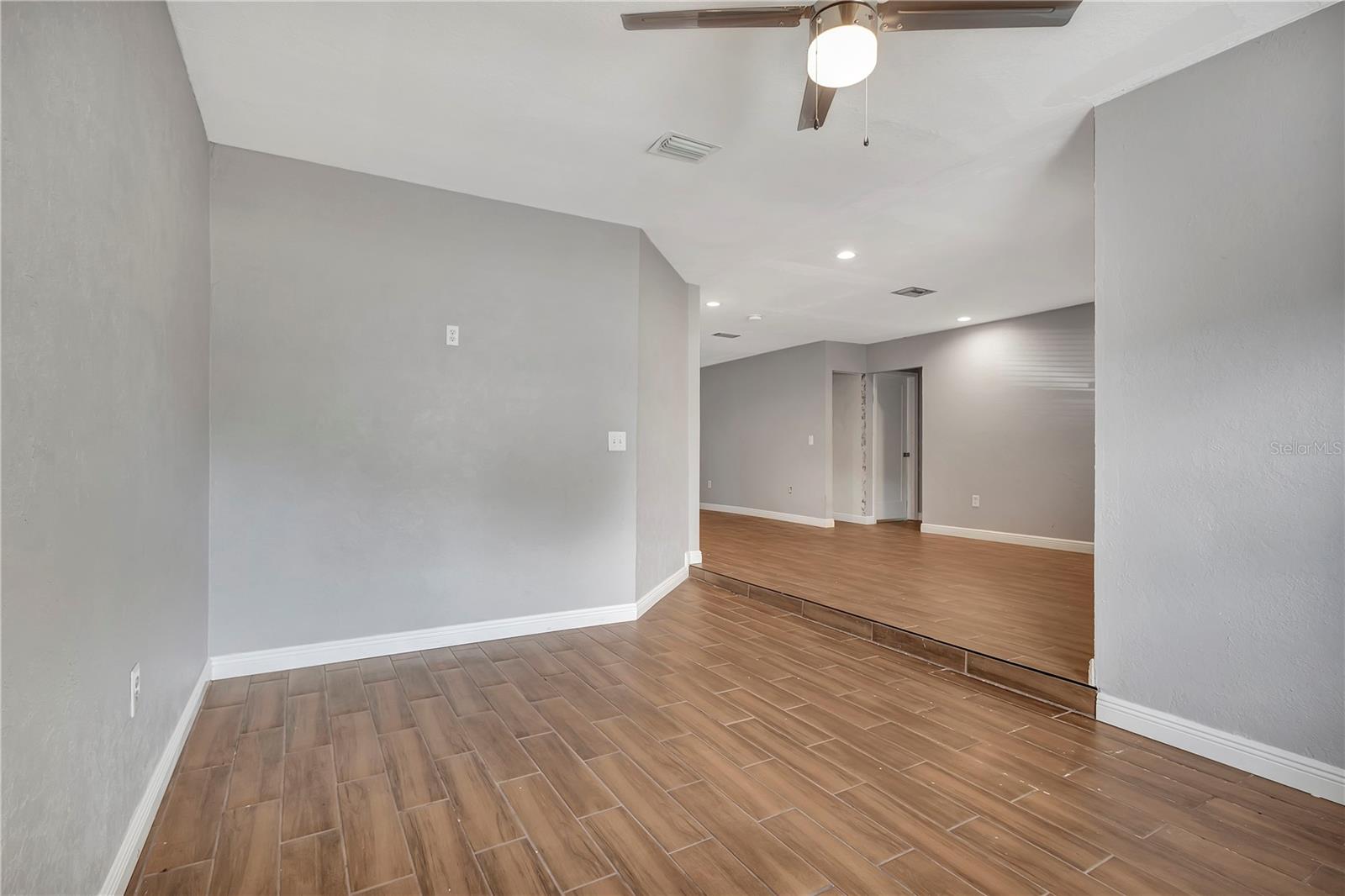 SEVEN SPGS HOMES - Residential