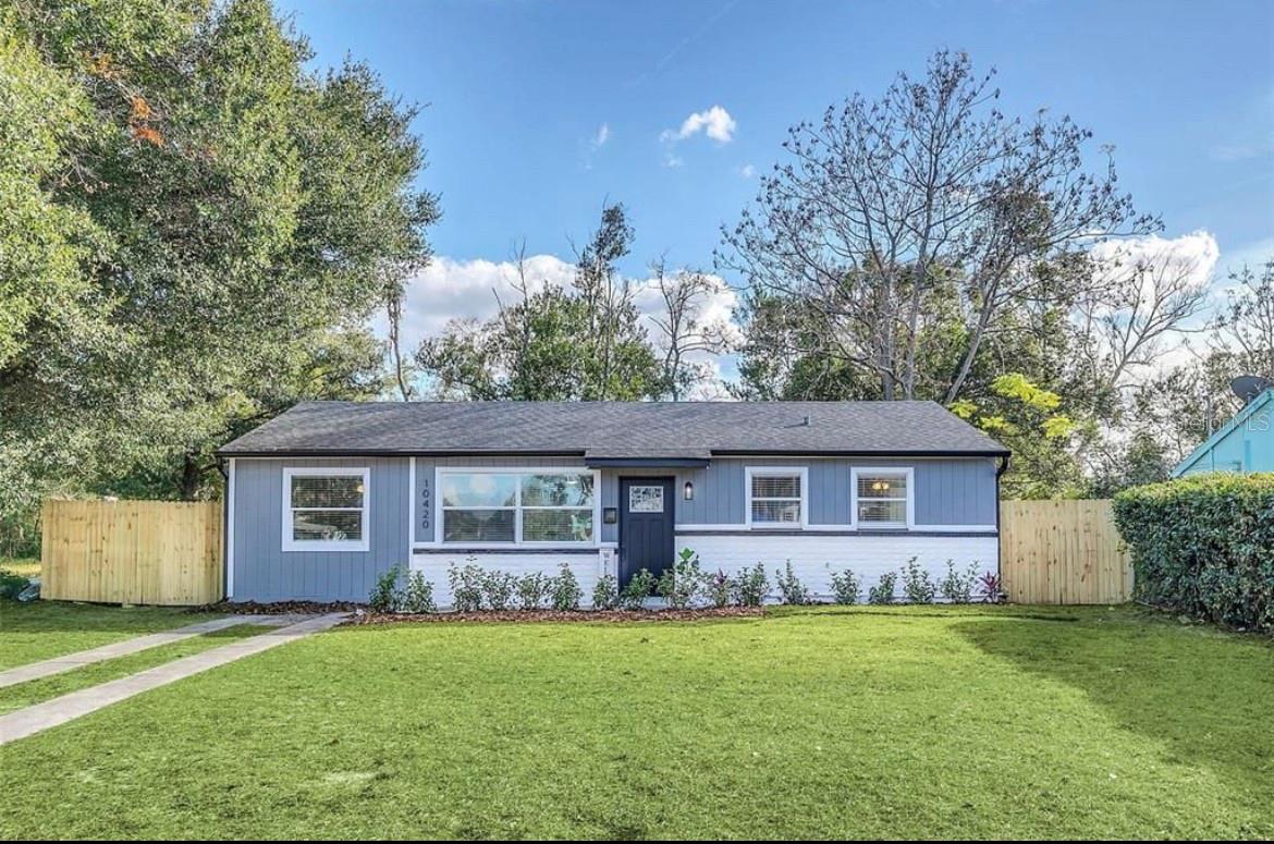 Beautifully remodeled 3 bed, 2 bath home in East Orlando. Fully furnished and move-in ready. Prime location near UCF, restaurants, and major highways. Modern finishes, stylish furniture, and easy living all in one.
