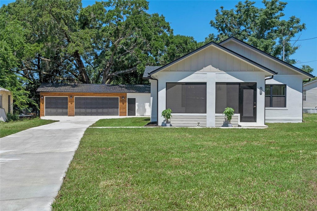 Photo of 16623 Oklahoma Street, Clermont, FL 34715 (MLS # G5117974)
