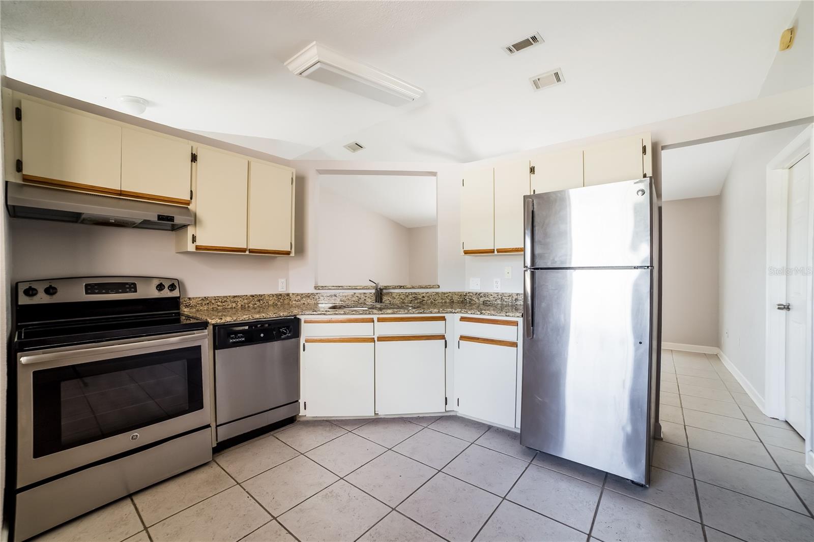 DELTONA LAKES UNIT 5 - Residential Lease