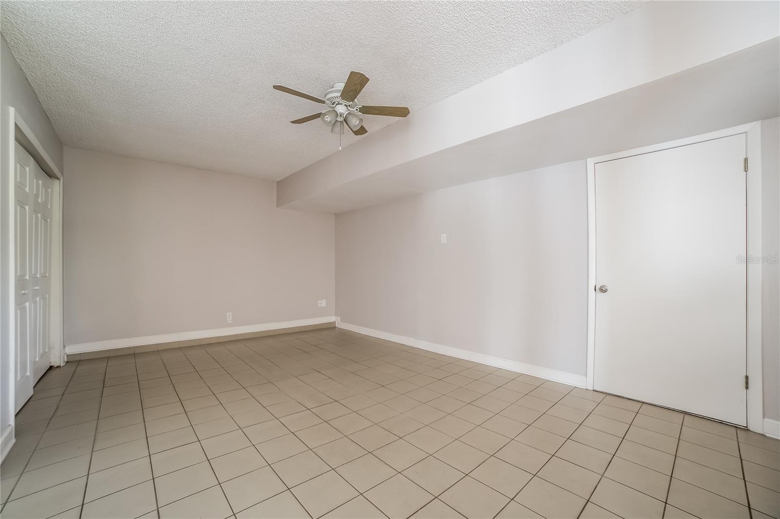 DELTONA LAKES UNIT 5 - Residential Lease