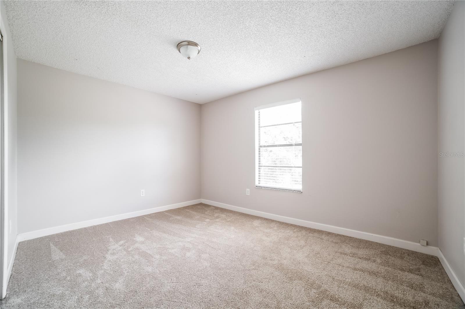 DELTONA LAKES UNIT 5 - Residential Lease